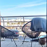 Zeedijk Met Frontaal Zeezicht Nabij Rubensplein En Casino, 20m * Knokke-Heist