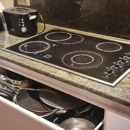 Zeedijk Met Frontaal Zeezicht Nabij Rubensplein En Casino, 20m *